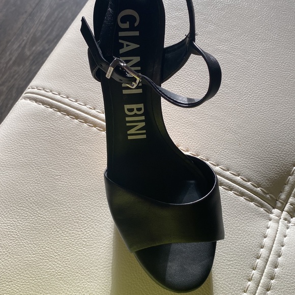 High heels - Picture 4 of 5